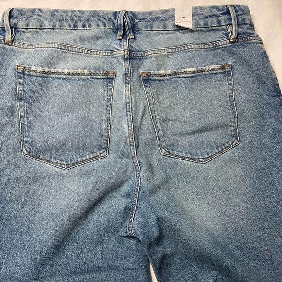Good American Faded Classic Ankle Jeans - Picture 5 of 5
